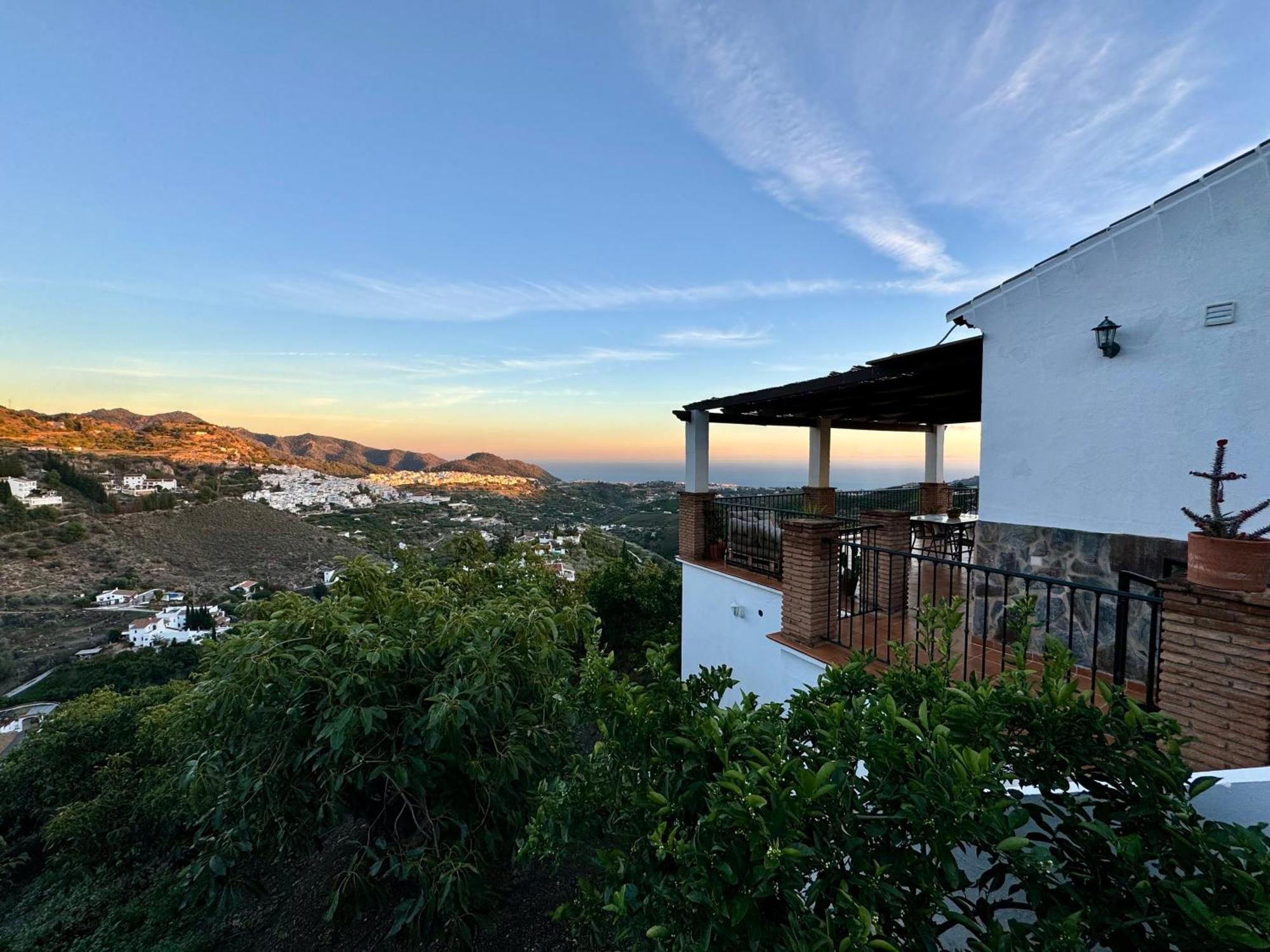 Villa En Frigiliana Con Piscina, Jacuzzi Y Espectaculares Vistas المظهر الخارجي الصورة