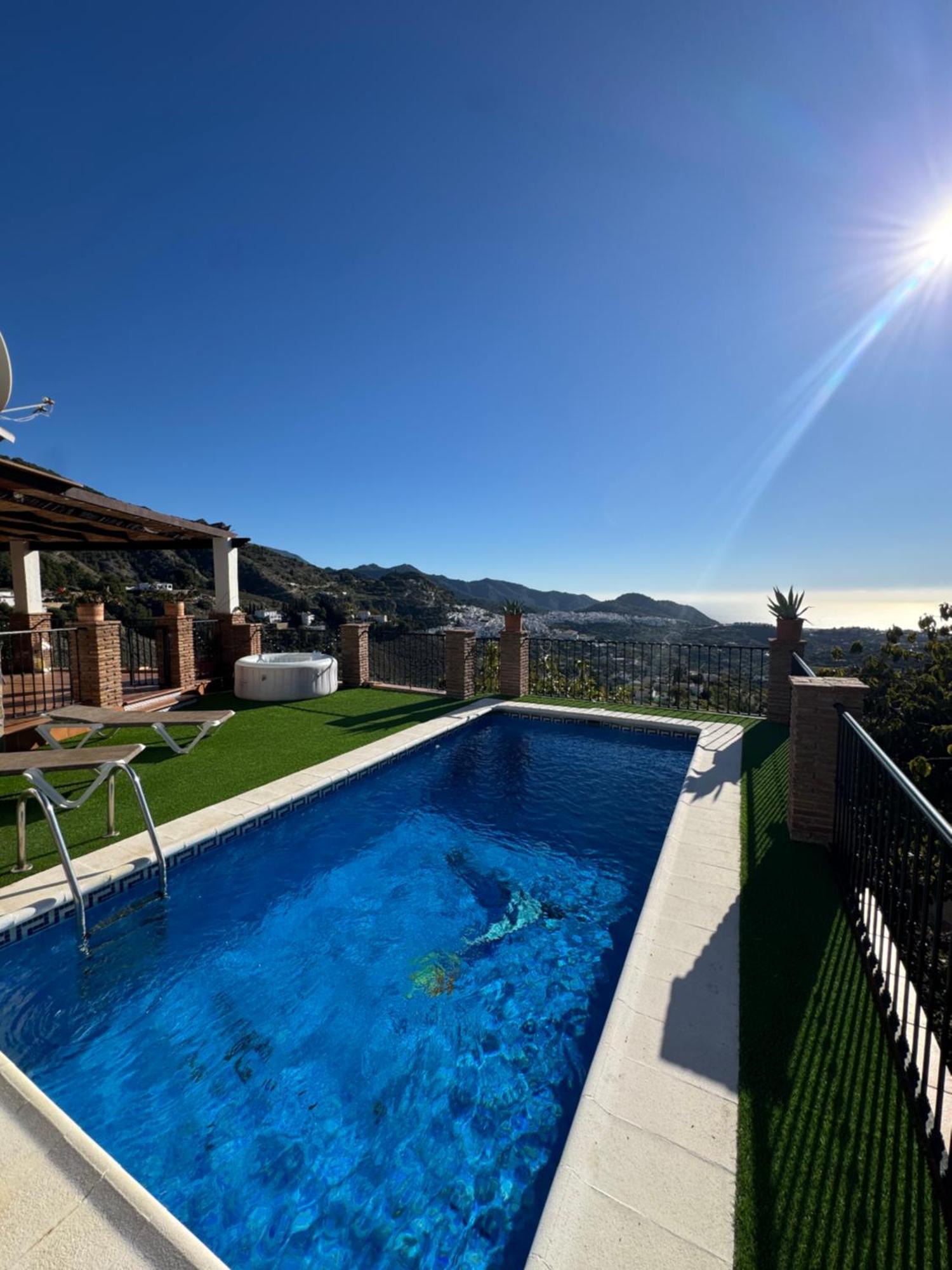 Villa En Frigiliana Con Piscina, Jacuzzi Y Espectaculares Vistas المظهر الخارجي الصورة